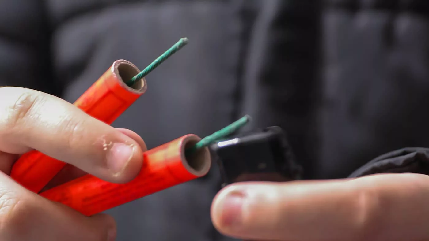 В праздники жители ВКО обратились в Скорую помощь более трех тысяч раз, в том числе и подросток в руках которого разорвалась петарда