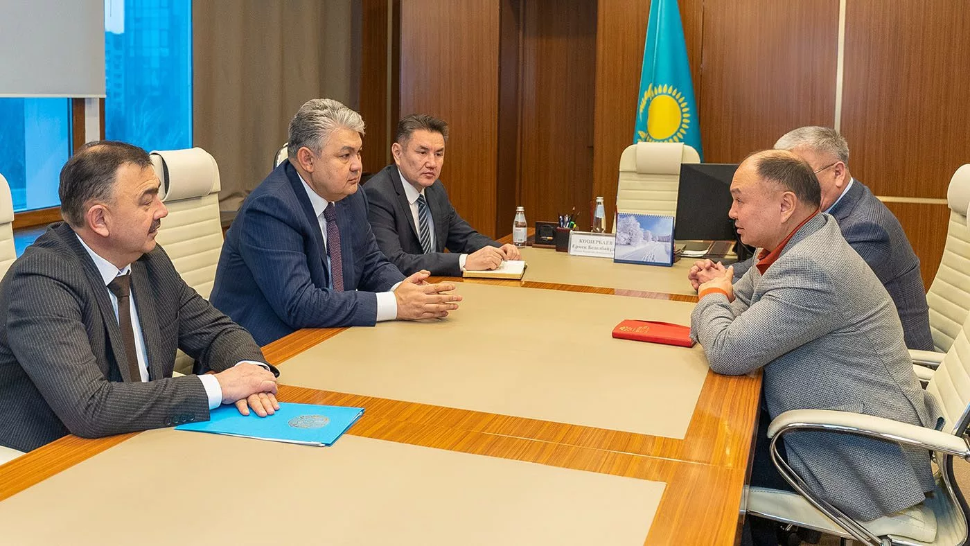 Аким ВКО Ермек Кошербаев встретился с депутатами мажилиса парламента РК