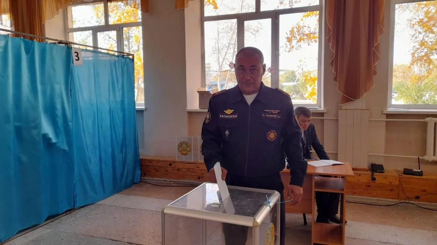 Сотрудники ДЧС ВКО активно принимают участие в голосовании